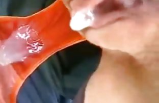 妈妈允许她的儿子暨乳房