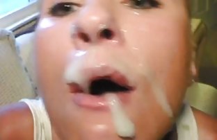 当父母不在家时，女儿们玩得开心