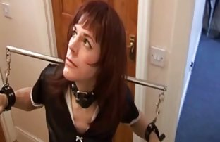 美丽的金发女郎成了疯子的受害者