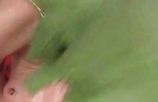 妈妈很高兴她的儿子有一个大鸡巴