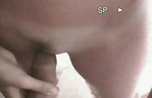 把他年轻的红发妻子借给朋友