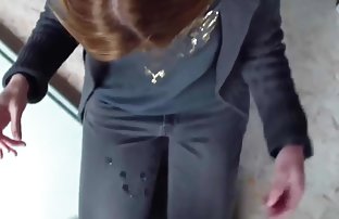 母亲与女儿分享了继父