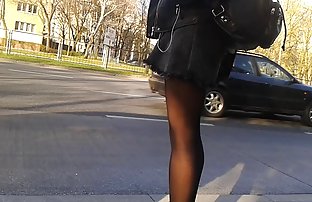 美丽的女朋友玩皮带