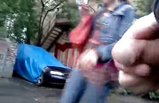 保持温暖在街上发生性关系