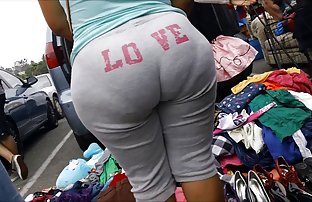 爷爷看着两个强奸一个女孩